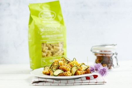 Fusilli with dried tomato pesto and zucchini chips 