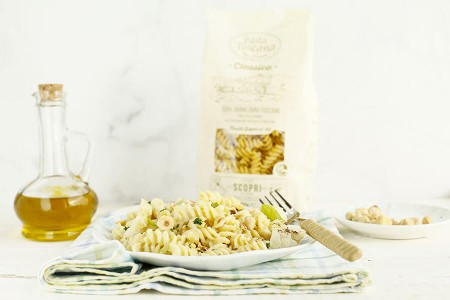 Fusilli with cauliflower cream and hazelnuts