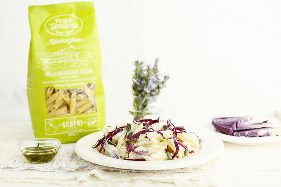 Penne rigate with ricotta cheese, red cabbage and rosemary oil