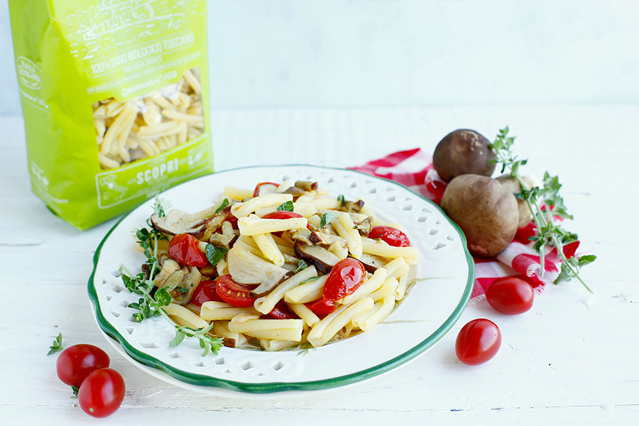 Casarecce with porcini mushrooms, cherry tomatoes and nepitella