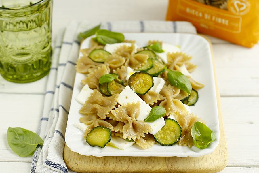 Farfalle with primosale, cheese and zucchini