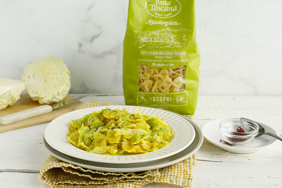 Farfalle with savoy cabbage and saffron