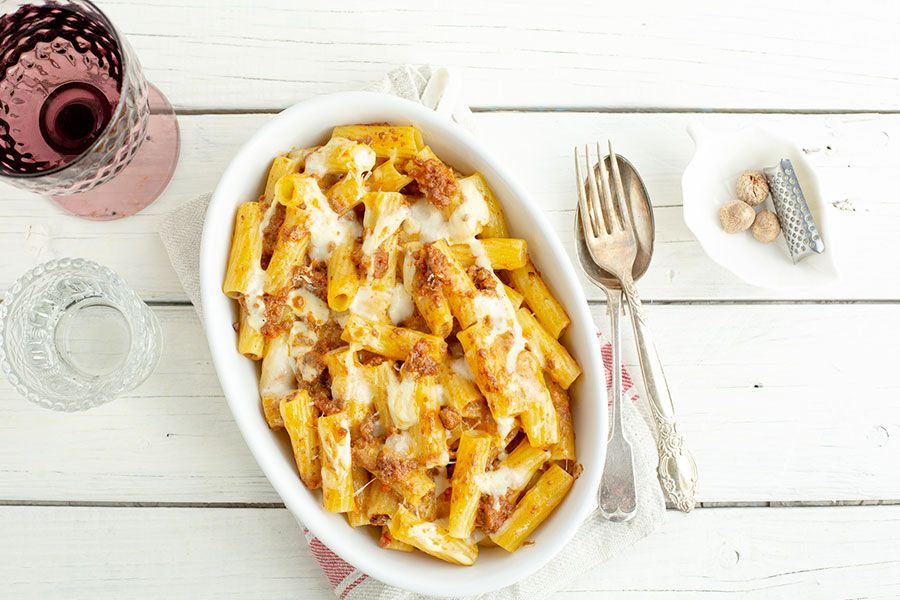 Tortiglioni casserole with meat sauce and bechamel