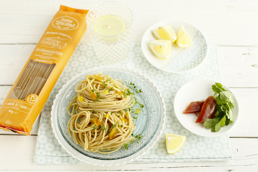 Spaghetti with lemon and bottarga